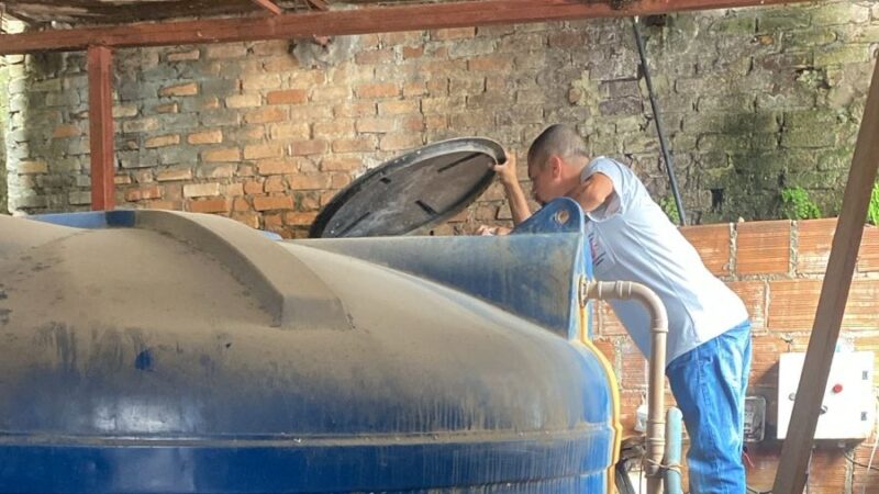 Agentes de Combate às Endemias de Itabuna realizam inspeção e divulga o Disk-Dengue