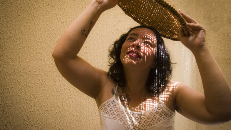 Vem ver as “Marias de cá”! Pók Ribeiro leva literatura e arte para escolas públicas dos estados de Pernambuco e Bahia