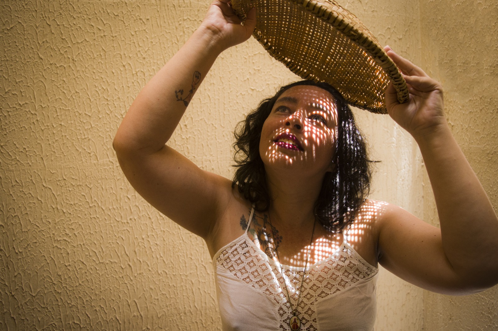 Vem ver as “Marias de cá”! Pók Ribeiro leva literatura e arte para escolas públicas dos estados de Pernambuco e Bahia