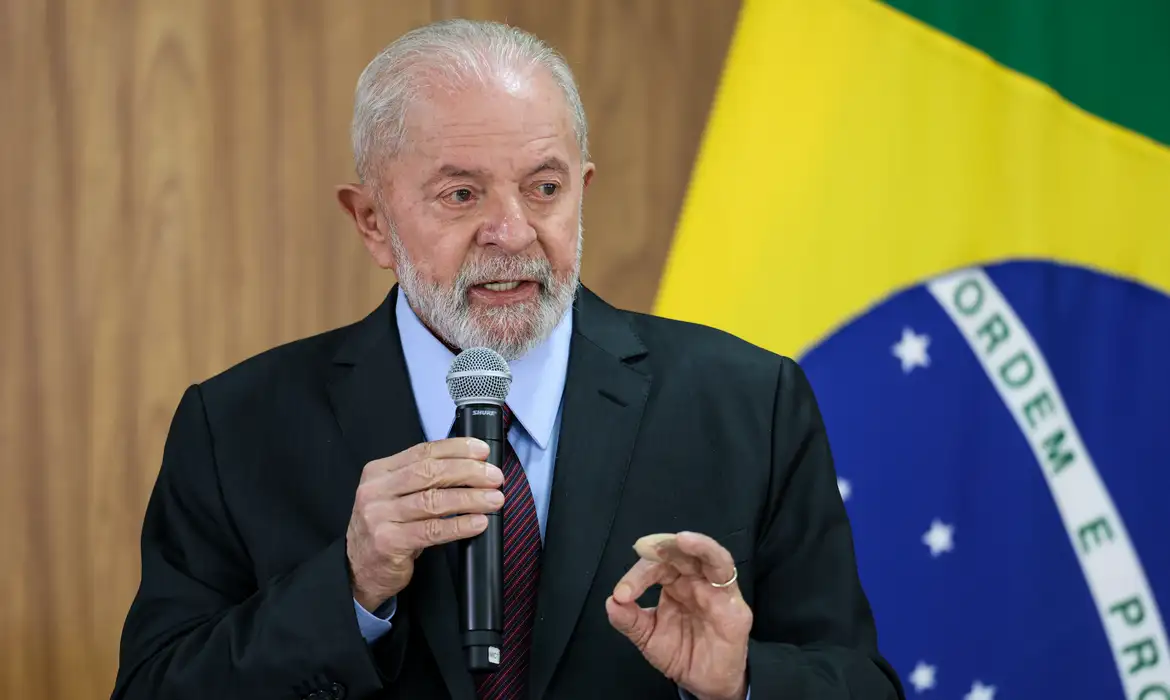 Lula sanciona lei que anula o retorno do DPVAT, e o seguro deixará de ser exigido em 2025