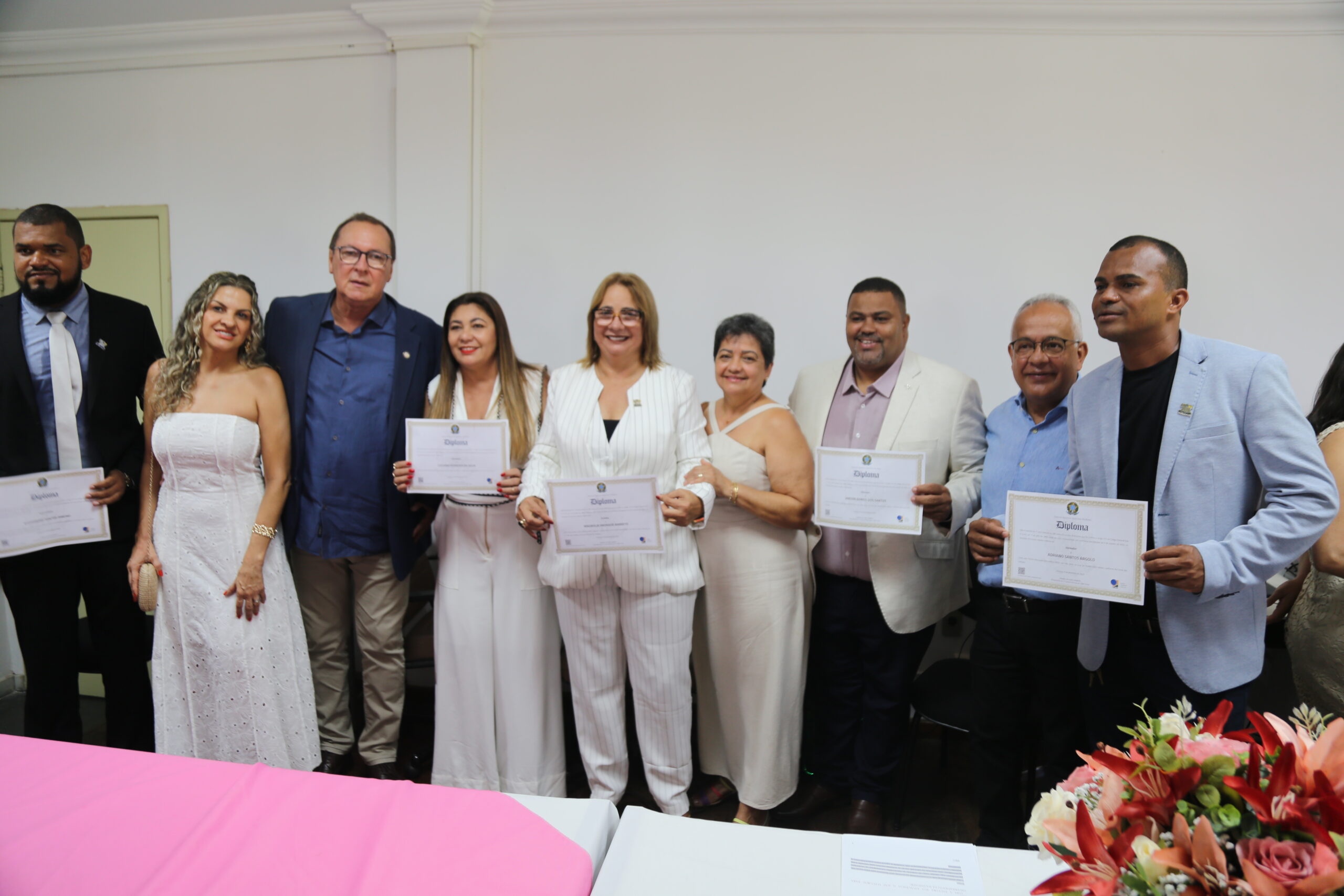 MAGNÓLIA BARRETO, ALESSANDRO LEBRÃO E VEREADORES SÃO DIPLOMADOS EM URUÇUCA