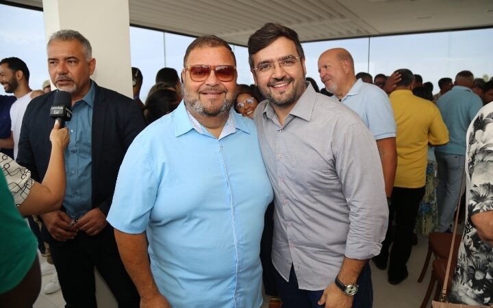 O vereador eleito pelo União Brasil, Nal Araújo, participou de  coletiva de imprensa concedida pelo prefeito eleito Valderico Júnior