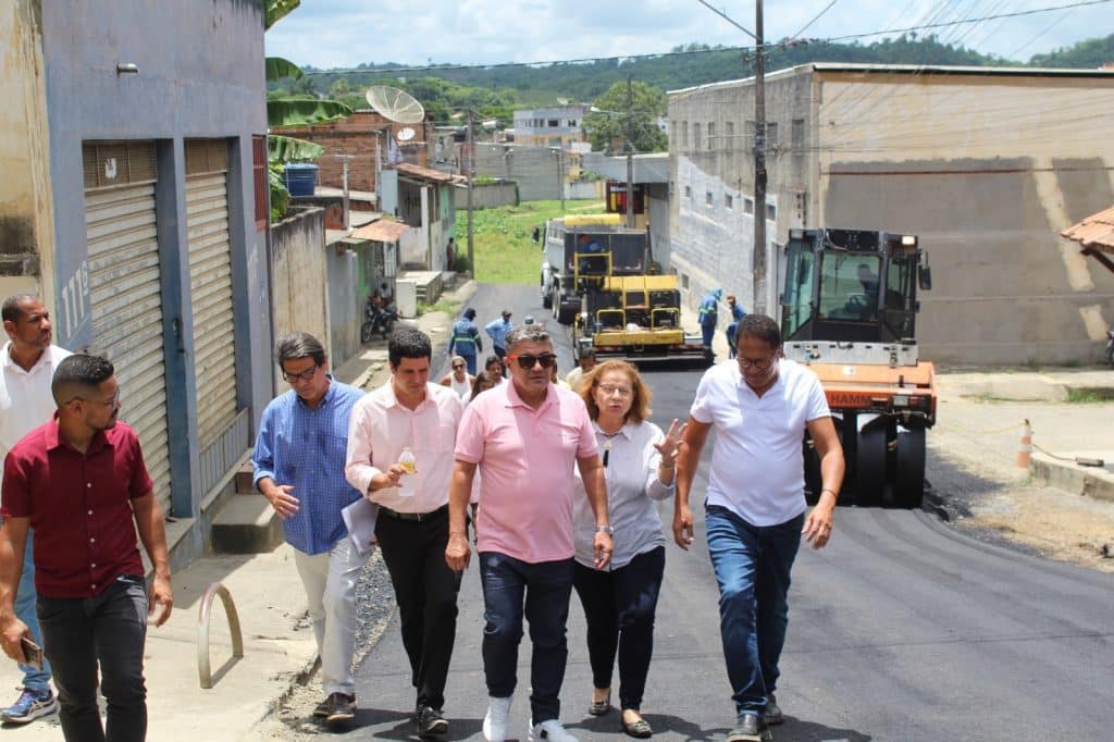 Prefeito Augusto Castro acompanha andamento de obras nos bairros Jaçanã e São Judas