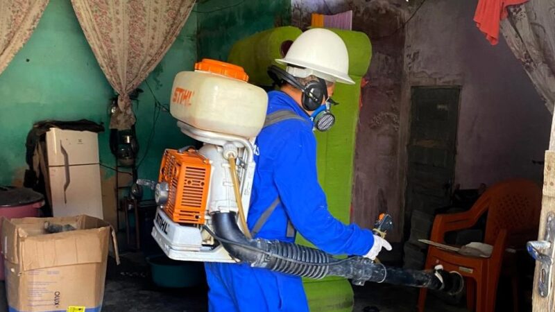 Prefeitura de Itabuna realiza bloqueio químico contra o Aedes aegypti no Lomanto