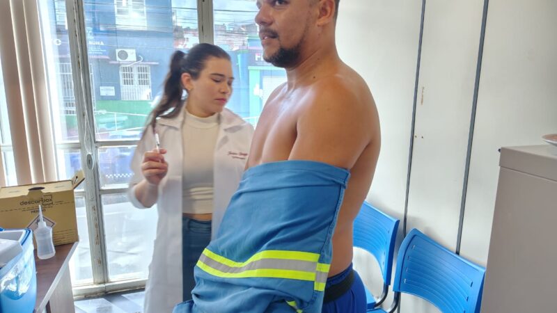 Parceria com a Secretaria Municipal de Saúde garante a vacinação em Itabuna para funcionários da EMASA