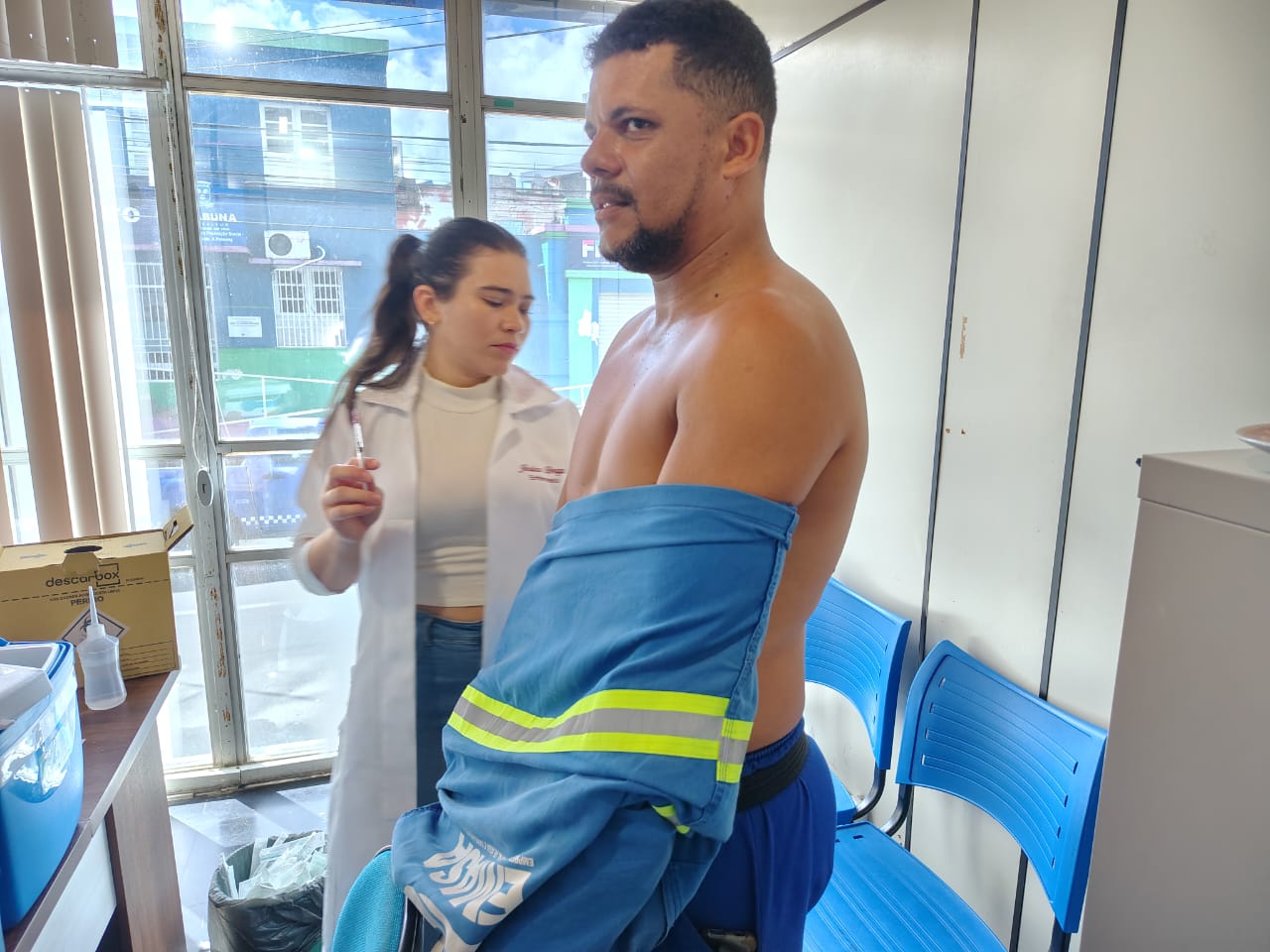 Parceria com a Secretaria Municipal de Saúde garante a vacinação em Itabuna para funcionários da EMASA