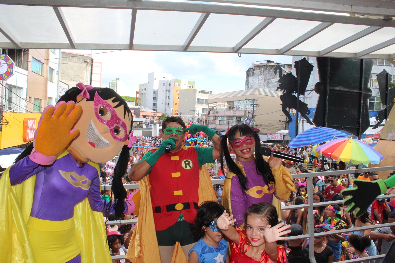 EMASA e FICC fizeram a animação da criançada no Bloquinho Infantil na 44ª Lavagem do Beco do Fuxico