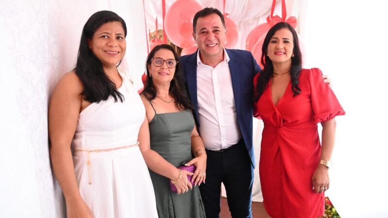 Prefeito de Ibirapitanga reafirma compromisso e sanciona lei que reajusta salários dos professores e apoio escolar