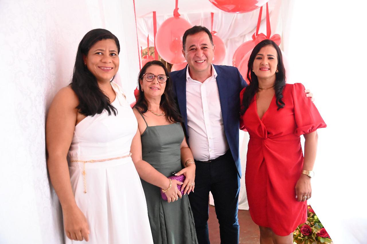 Prefeito de Ibirapitanga reafirma compromisso e sanciona lei que reajusta salários dos professores e apoio escolar