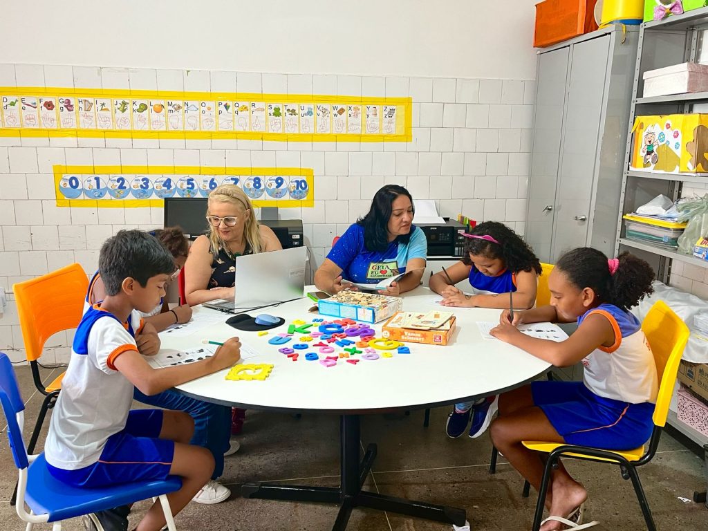 Grupo de estudos da SEDUC intensifica ações na alfabetização em Itabuna