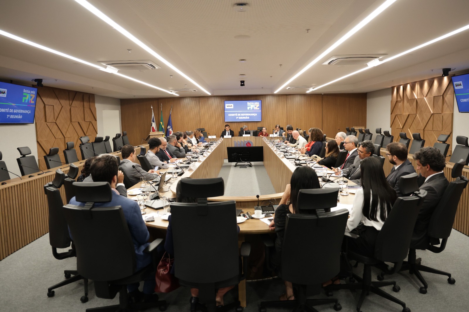 Balanço e avanços do Bahia Pela Paz são discutidos entre secretarias de Estado e poderes Legislativo e Judiciário
