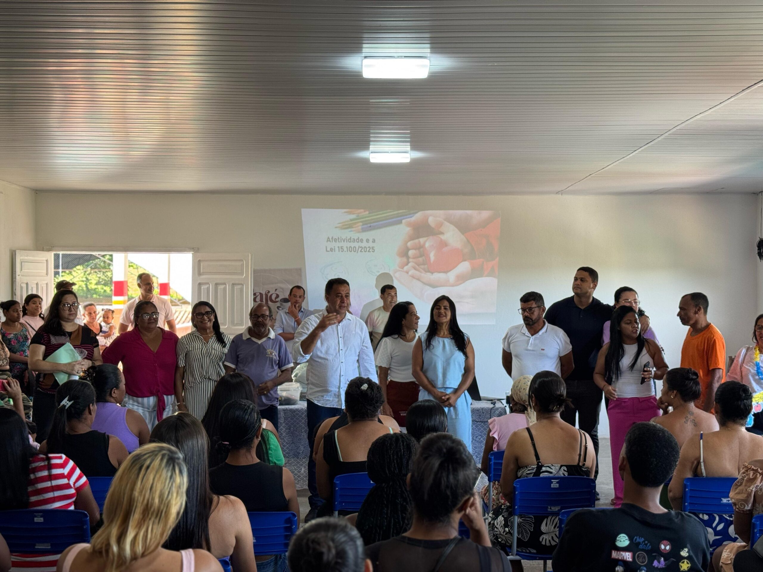 Prefeitura de Ibirapitanga e comunidade escolar celebram retorno às aulas com melhorias nas escolas