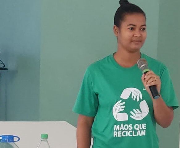 Catadora de materiais recicláveis de Itabuna chega à Universidade