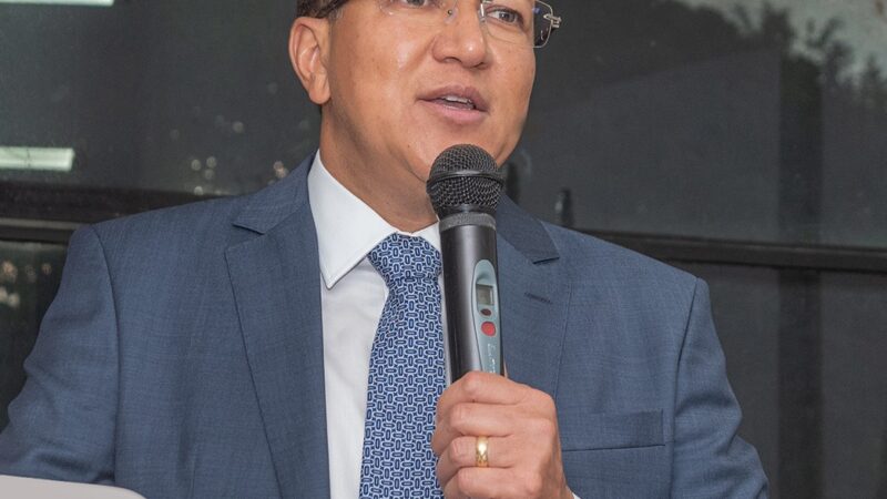 Prefeito Augusto Castro sanciona Lei que institui contratação por Regime Administrativo