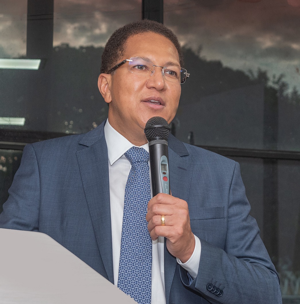 Prefeito Augusto Castro sanciona Lei que institui contratação por Regime Administrativo