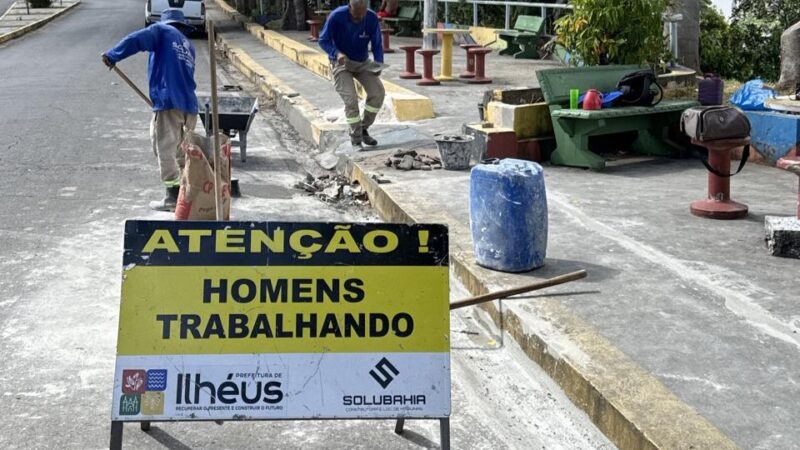 Prefeitura de Ilhéus realiza serviços de roçagem e calçamento em diversos pontos da cidade