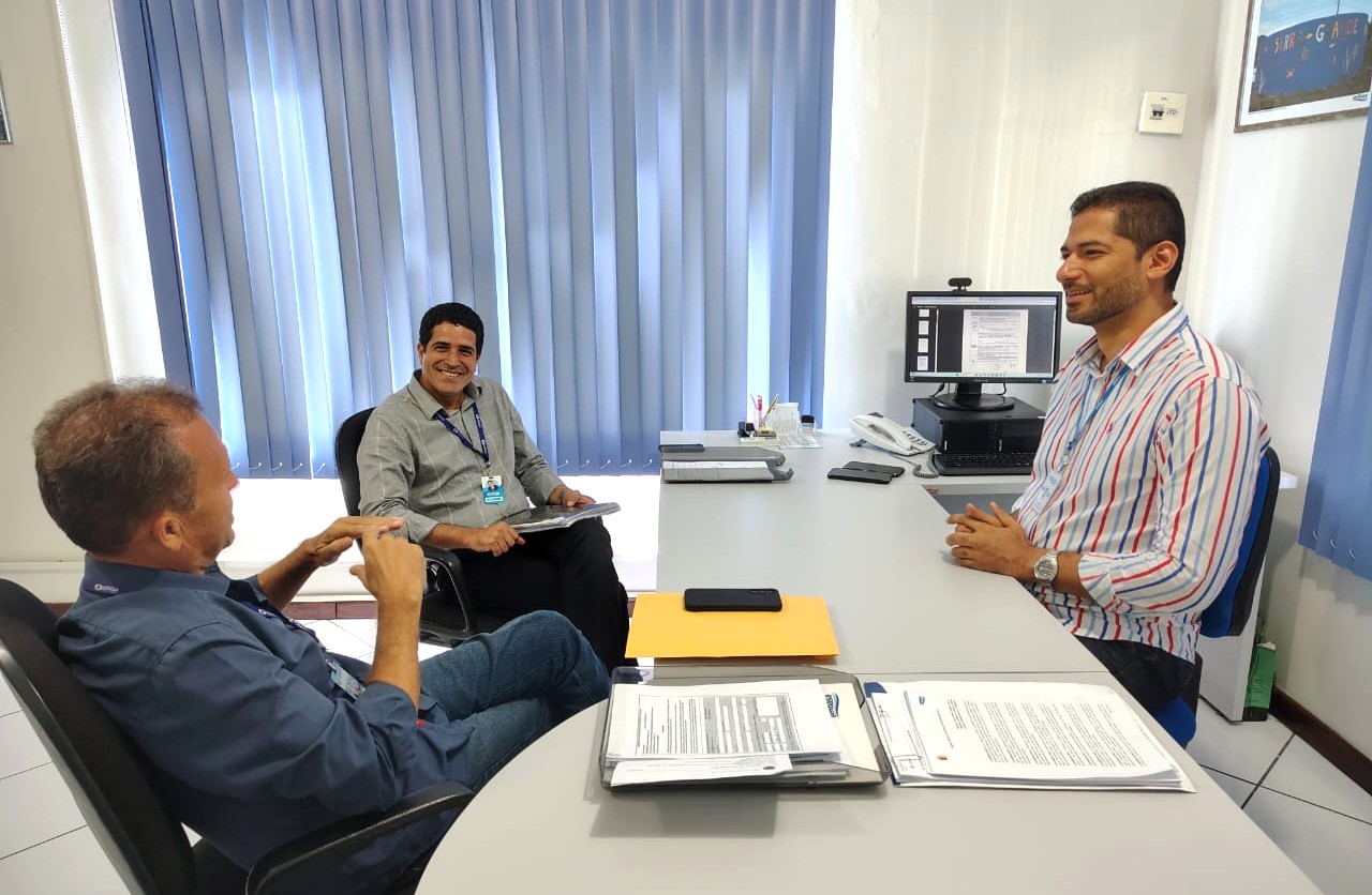 Presidente da EMASA visita gerência regional da EMBASA para agradecer a cooperação