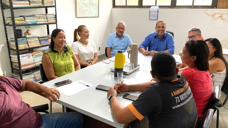URUÇUCA: PREFEITURA E CDL DISCUTEM REESTABELECIMENTO DO ÓRGÃO NO MUNICÍPIO