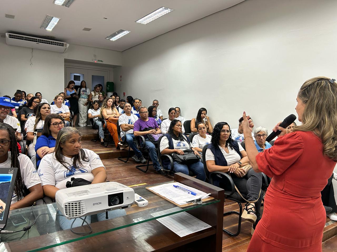 Prefeitura de Itabuna entrega tablets aos Agentes Comunitários de Saúde