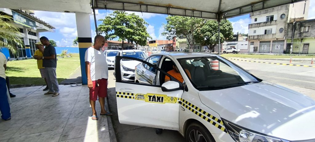 Prefeitura prossegue vistoriando a frota de táxis de Itabuna no pátio da SETTRAN