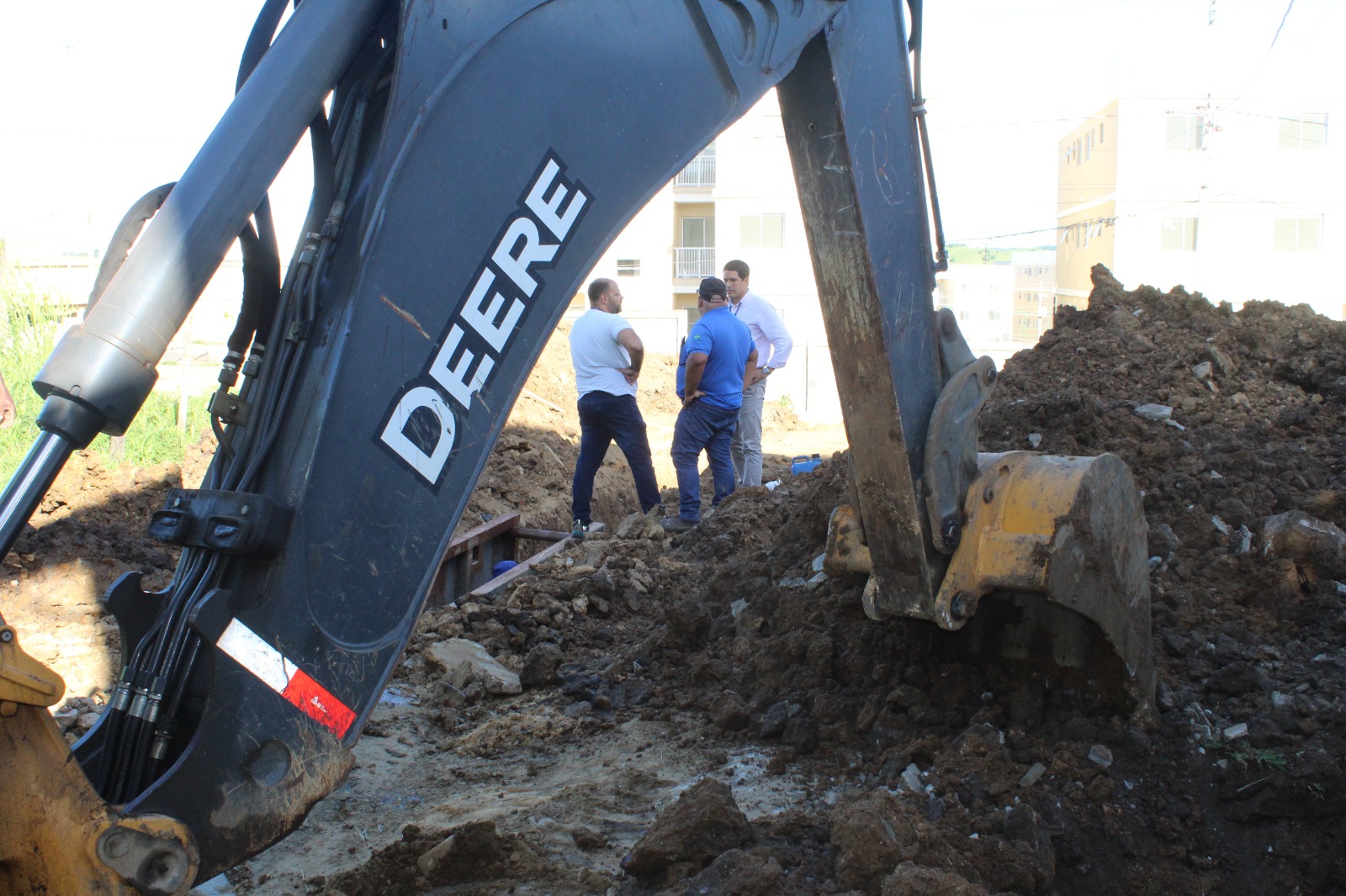 EMASA inicia a implantação de rede de esgotamento sanitário na Rua Nossa Senhora das Graças, no Mangabinha