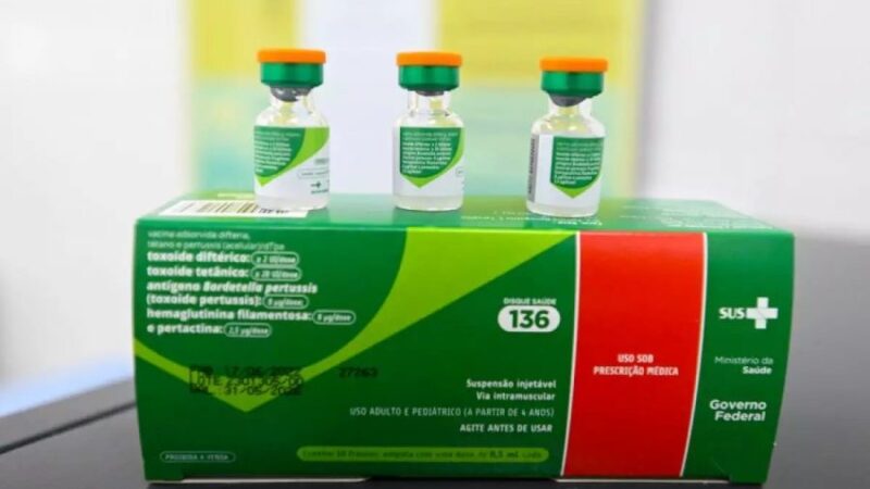 Prefeitura de Itabuna imuniza profissionais de saúde e idosos de abrigos contra a Influenza