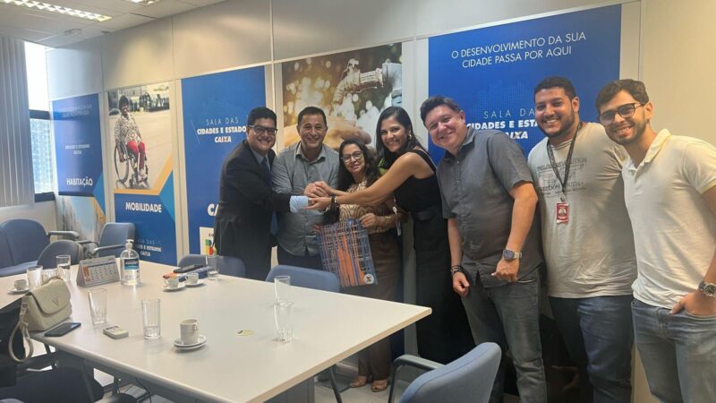 Prefeito de Ibirapitanga busca investimentos para habitação e educação em visita à Caixa Econômica Federal