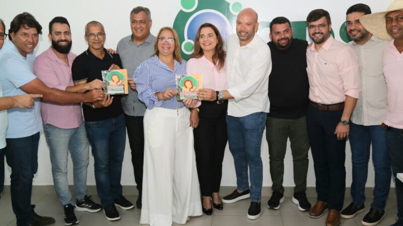PREFEITA MAGNÓLIA VIABILZA REUNIÃO PARA TRATAR DA PAVIMENTAÇÃO DA ESTRADA URUÇUCA/SERRA GRANDE