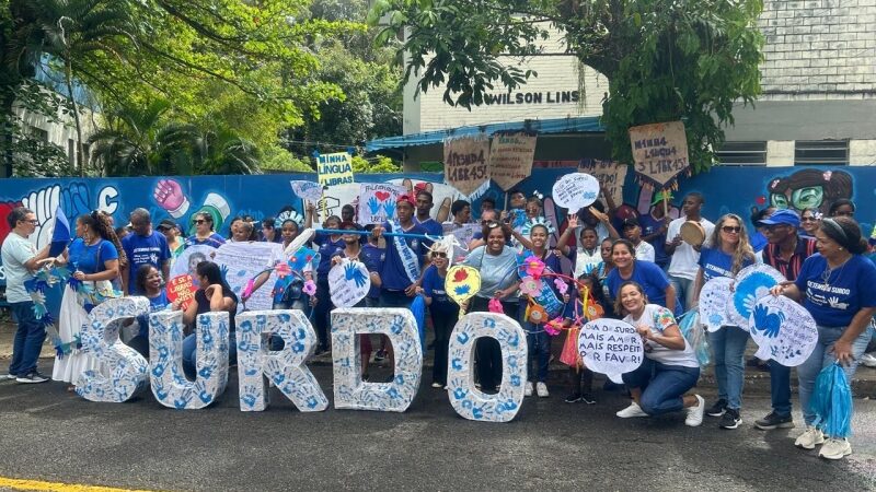Qualificação da rede estadual fortalece inclusão de estudantes surdos na Bahia