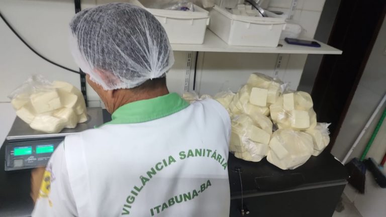 Vigilância Sanitária apreende cerca de 60kg de muçarela em pizzaria em Itabuna