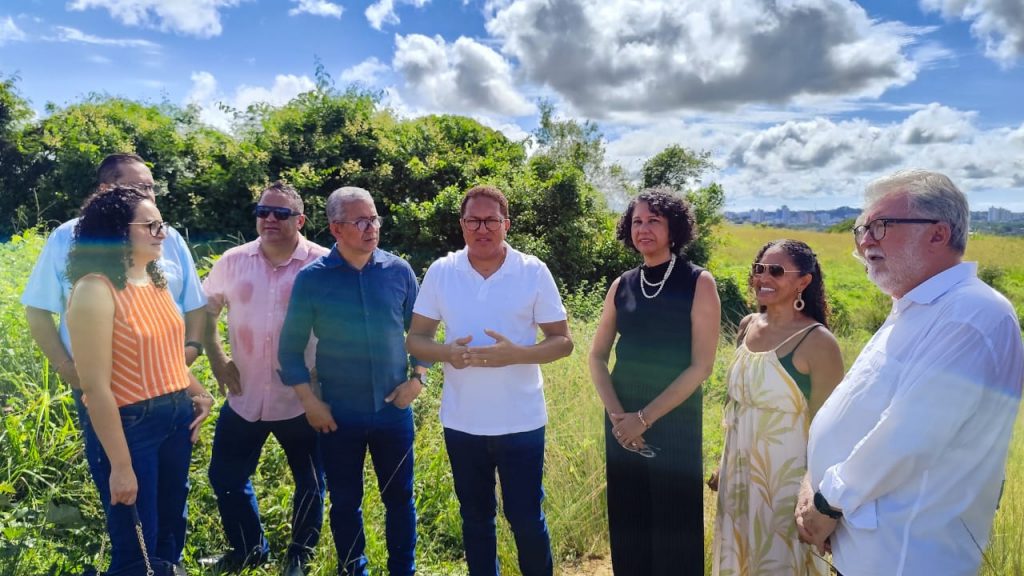 Prefeitura Augusto Castro e Reitora Luzia Matos visitaram terreno para a unidade do IFBA em Itabuna