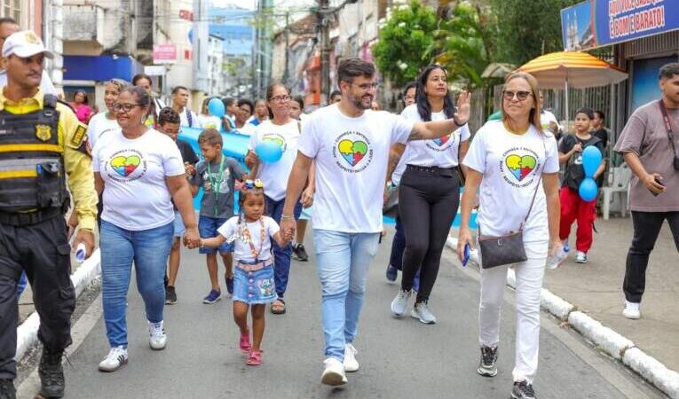 Prefeito Valderico Junior participa de atividades sobre a conscientização do autismo