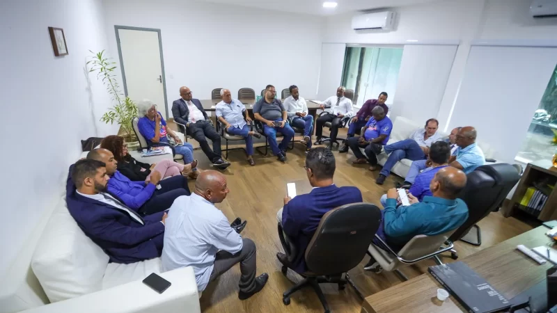 Valderico Junior reforça compromisso com governo participativo em reunião com vereadores