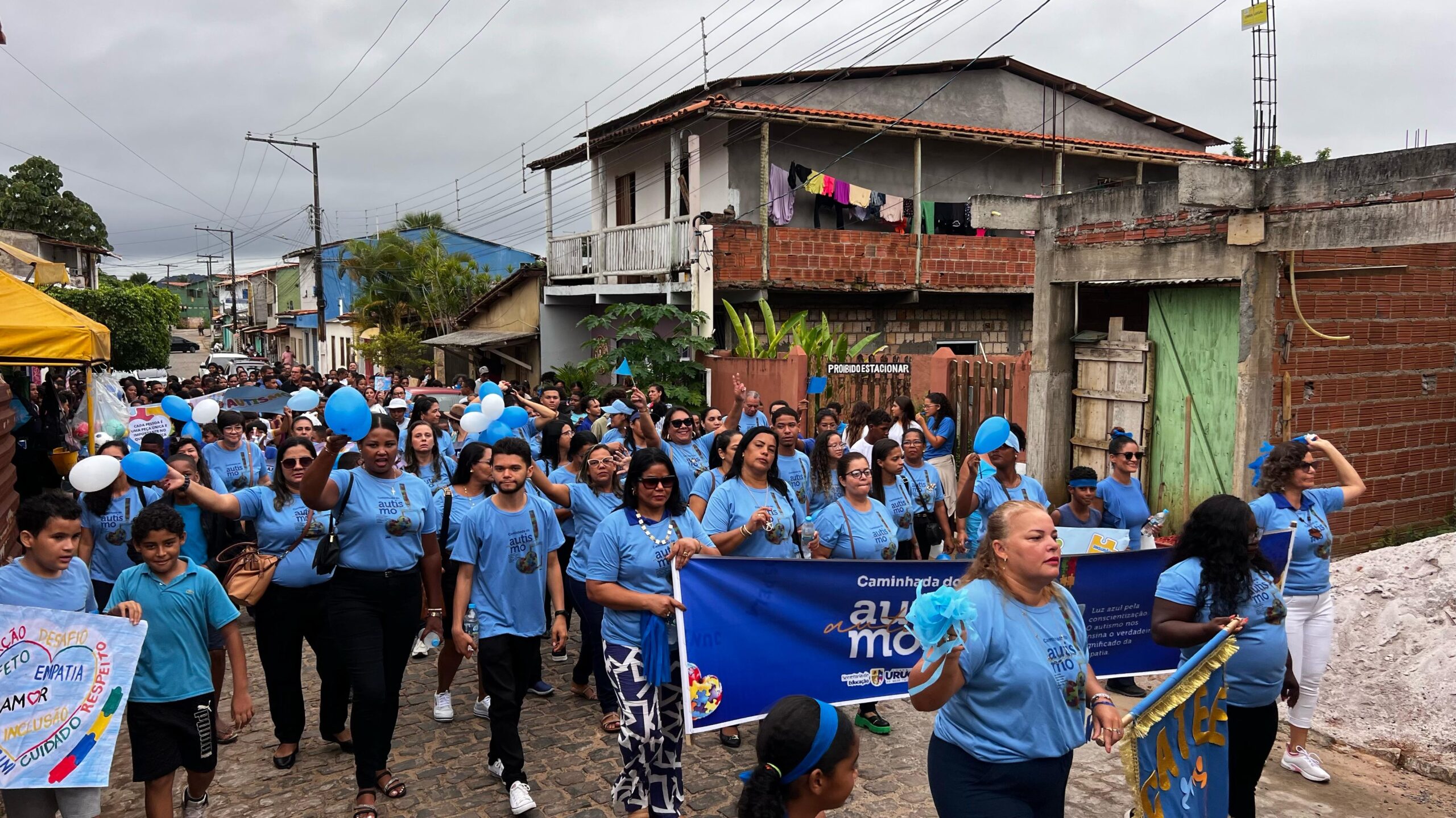 PREFEITURA DE URUÇUCA PROMOVE CAMINHADA EM CONSCIENTIZAÇÃO AO AUTISMO EM SERRA GRANDE