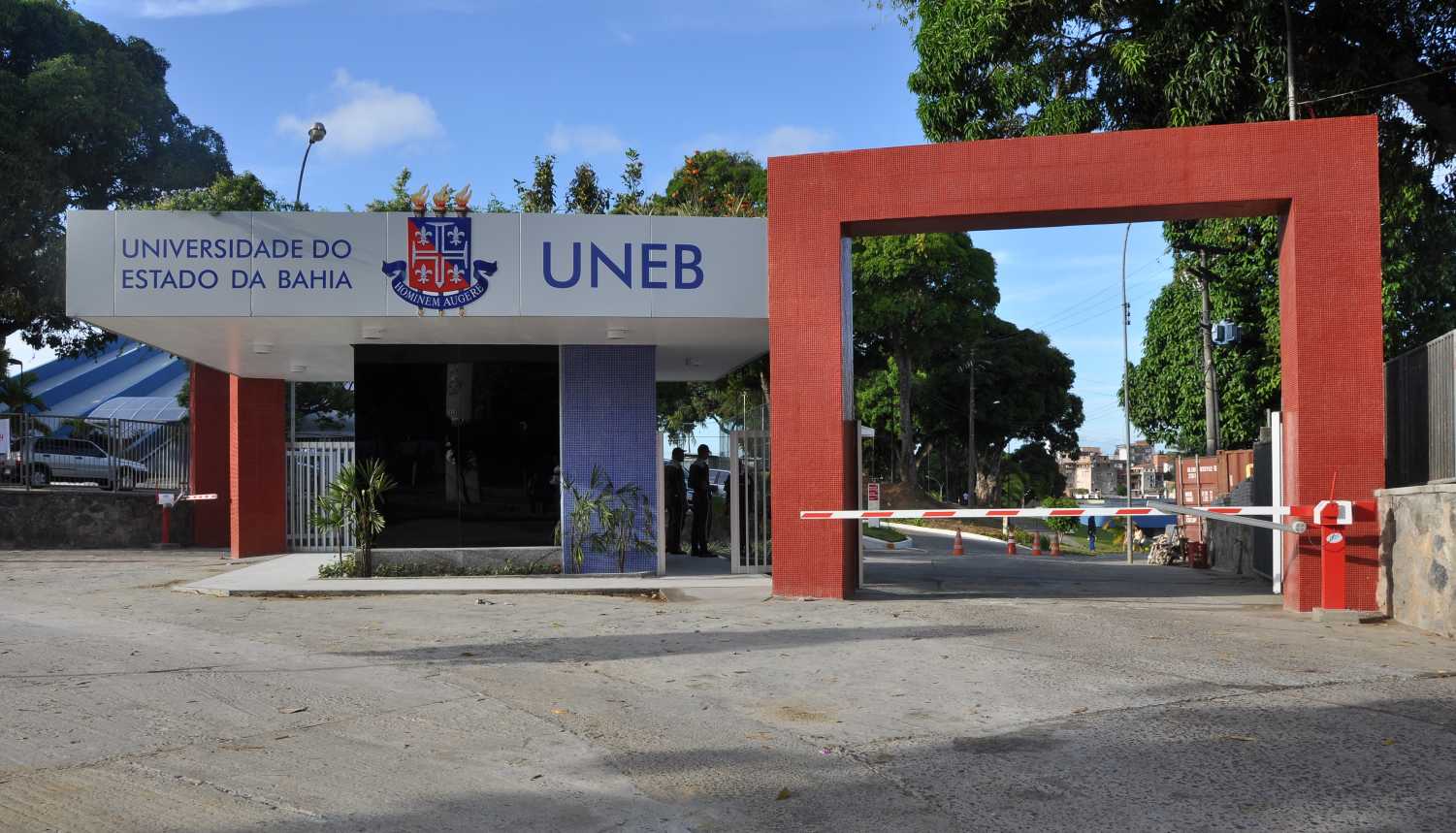 A Uneb divulgou o edital para credenciamento de instrutores de línguas estrangeiras