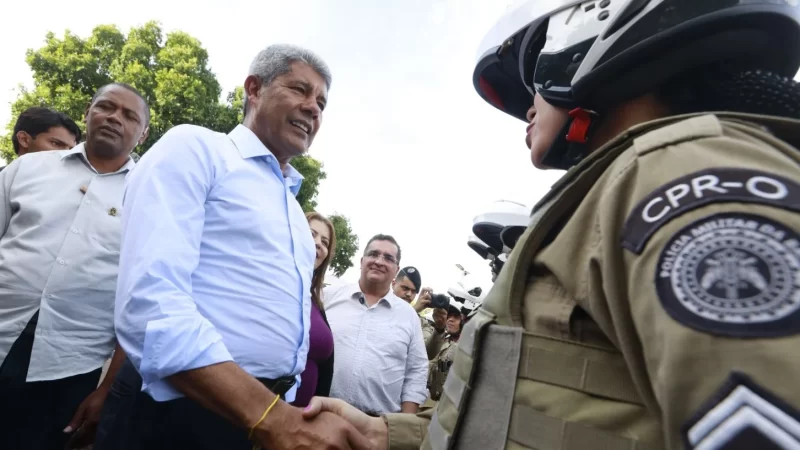 Governo do Estado reforça segurança no Oeste baiano com entrega de equipamentos e autorização de obras