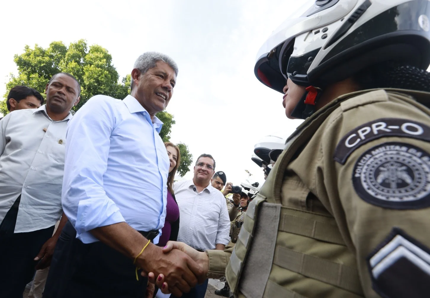 Governo do Estado reforça segurança no Oeste baiano com entrega de equipamentos e autorização de obras