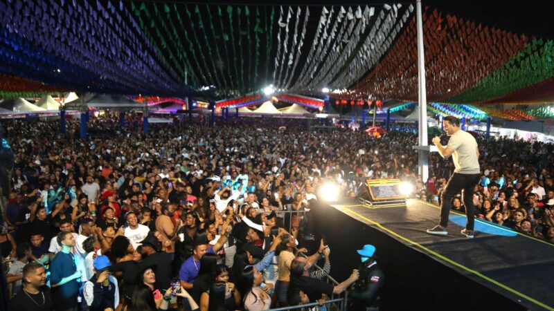 Público lota praça e vibra com grandes shows na abertura do IbiraPedro 2025