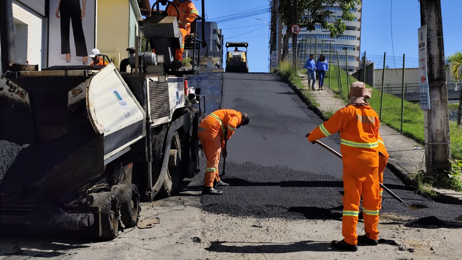 Prefeitura de Itabuna recupera a pavimentação de ruas do Jardim Vitória e São Lourenço