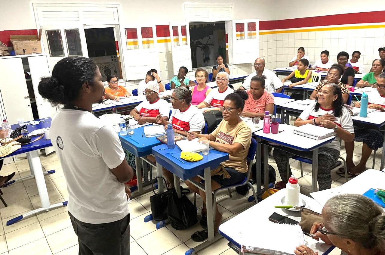 Prefeitura de Ibirapitanga libera primeira parcela da Bolsa Auxílio Permanência para alunos da EJA