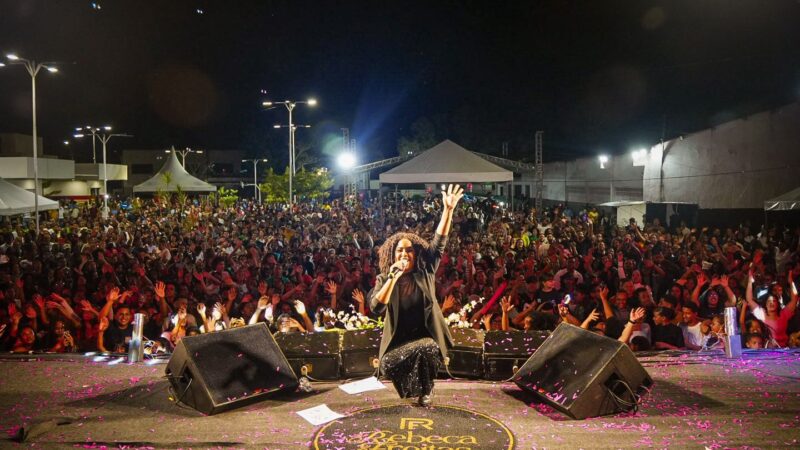 De Ibirapitanga para os palcos: Rebeca Freitas ganha destaque no gospel e amplia agenda de shows