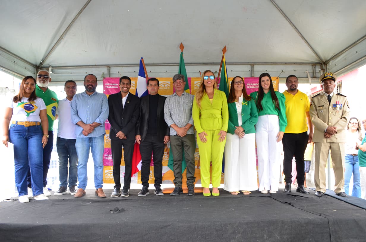 IBICARAÍ CELEBRA 7 DE SETEMBRO COM ATO CÍVICO E DESFILE ATÉ A RUA 7 DE SETEMBRO