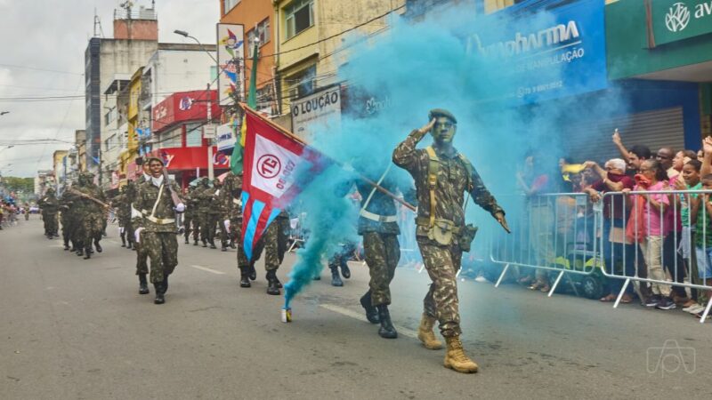 Bandas e fanfarras fizeram a alegria do público no Desfile Cívico do Sete de Setembro em Itabuna