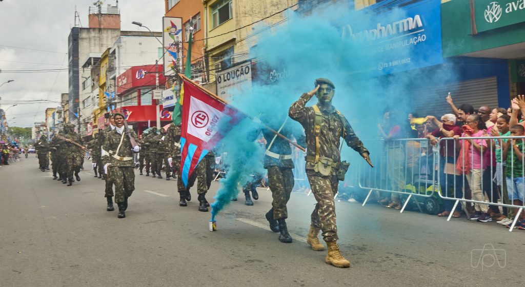 Bandas e fanfarras fizeram a alegria do público no Desfile Cívico do Sete de Setembro em Itabuna