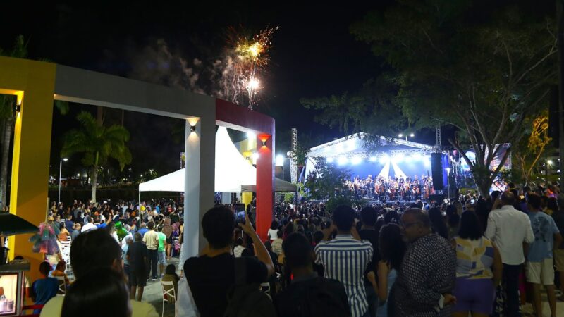 Orquestra Castro Alves, da Neojiba, reúne multidão em concerto pelos 115 anos de Itabuna e 36 anos da EMASA