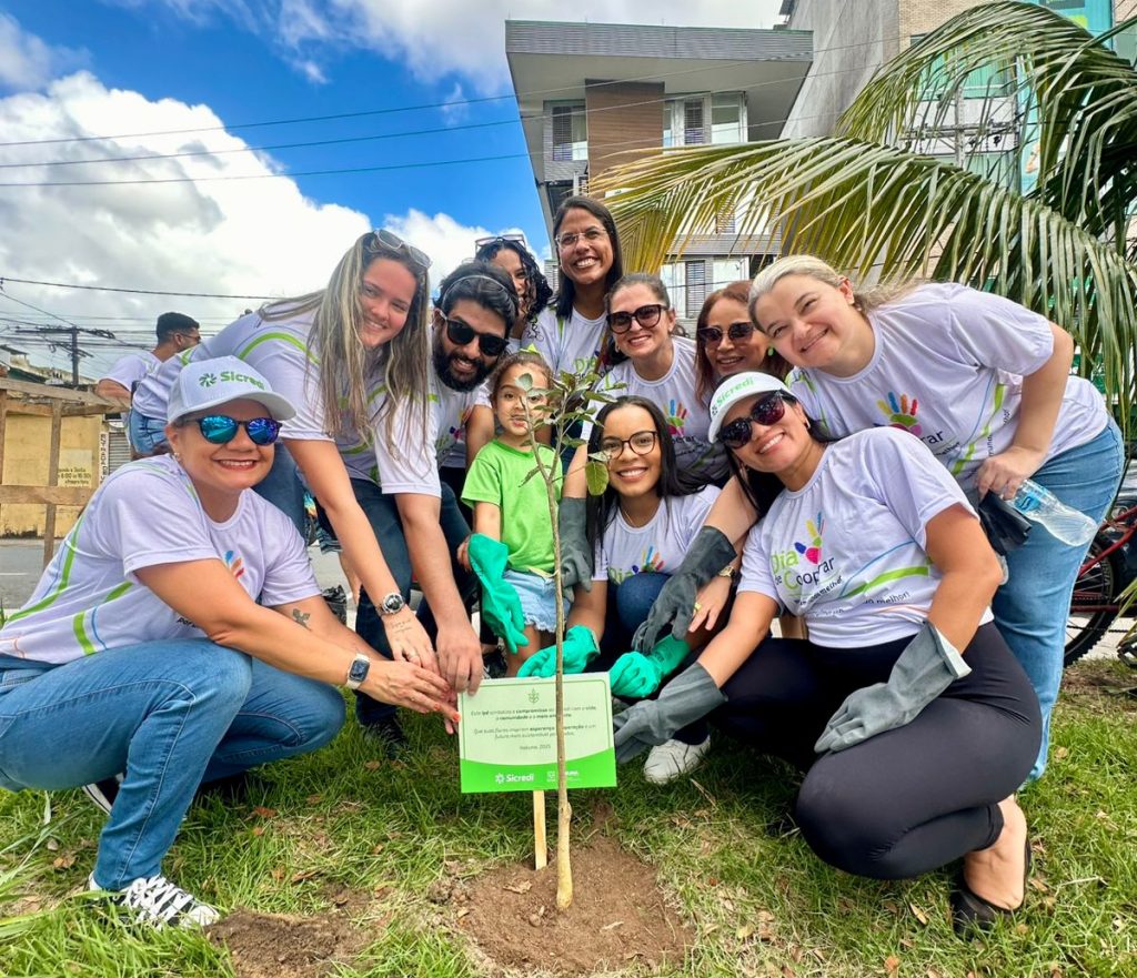 Prefeitura faz parceria com o SICREDI e faz plantio de mudas através do Projeto “Itabuna Mais Verde”