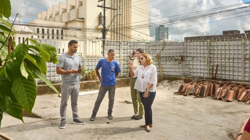 Titular da SIURB e presidente da FICC visitam canteiro de obras de requalificação do imóvel da Fundação