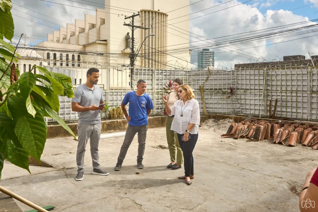 Titular da SIURB e presidente da FICC visitam canteiro de obras de requalificação do imóvel da Fundação