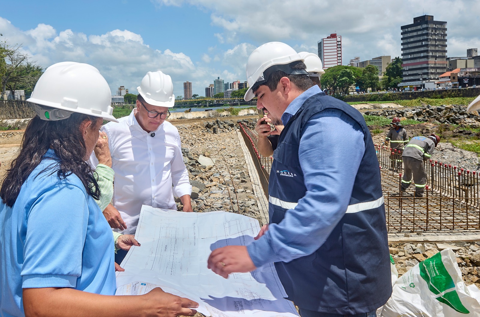 Prefeito Augusto Castro vistoria principais obras de mobilidade de Itabuna