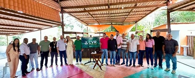 Em Almadina, prefeitos debatem fim dos lixões e destinação correta de resíduos